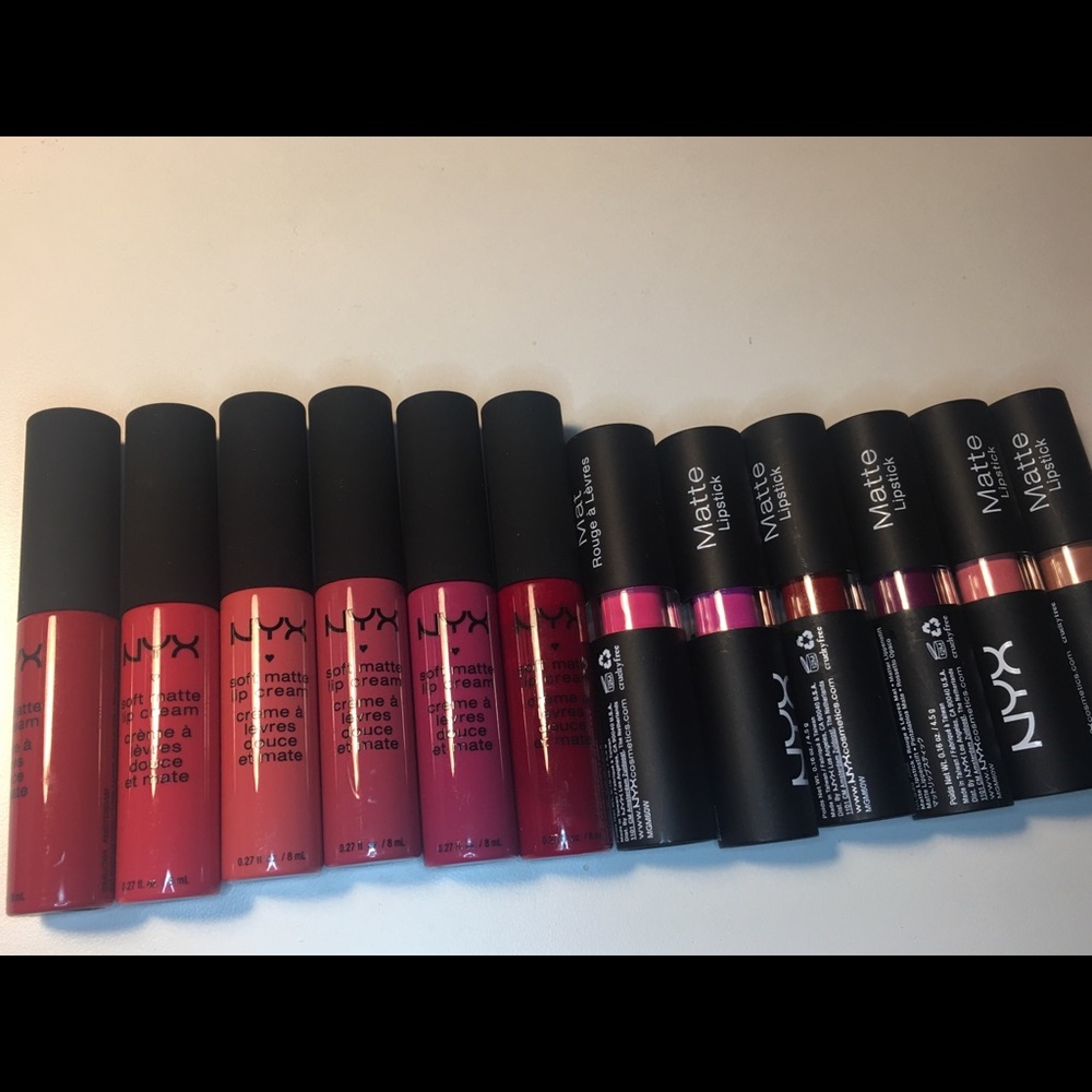 (12) NYX Matte Lipstick/ Soft Matte Lip Cream